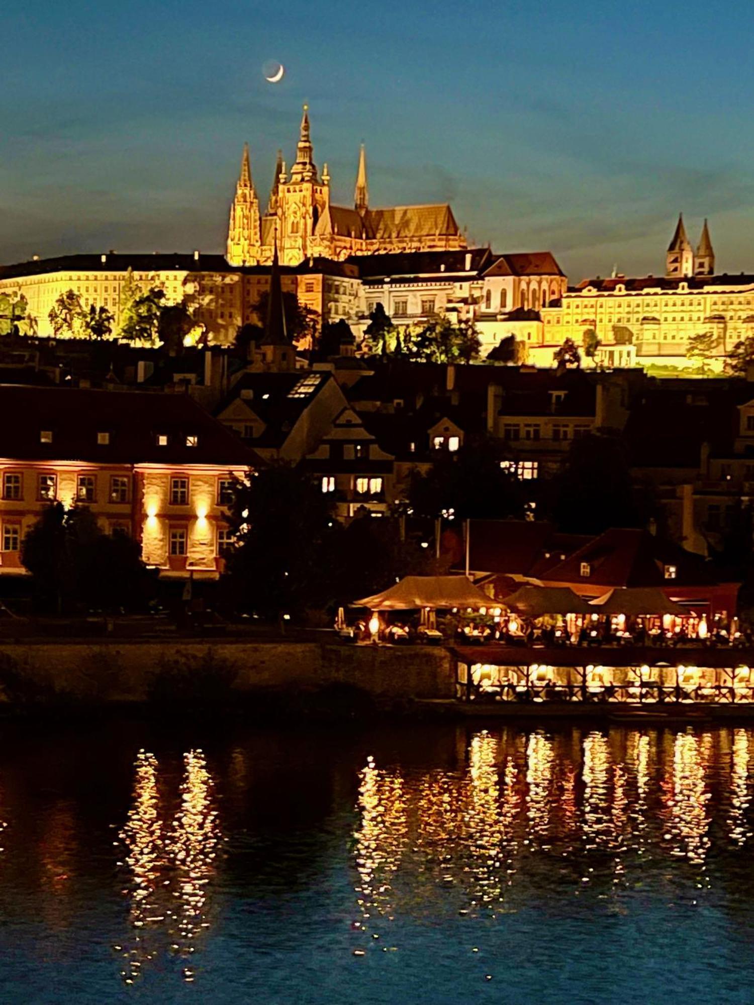 Romantic Stay Overlooking Prague Séjour chez l'habitant *